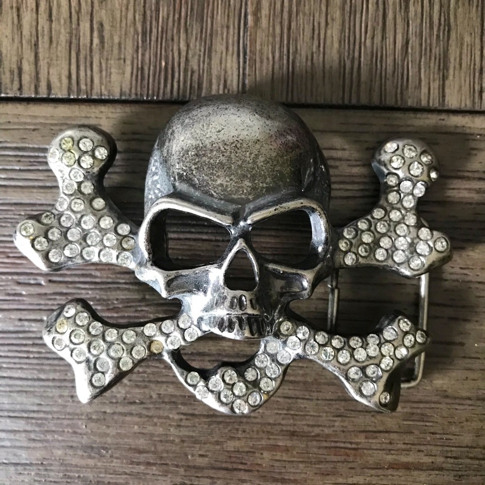 Like New Hot Topic Pirate Skull & Crossbones Rhinestone Belt Buckle